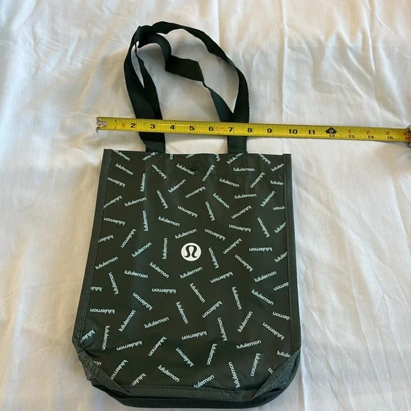 Lululemon green bag - Picture 5 of 7